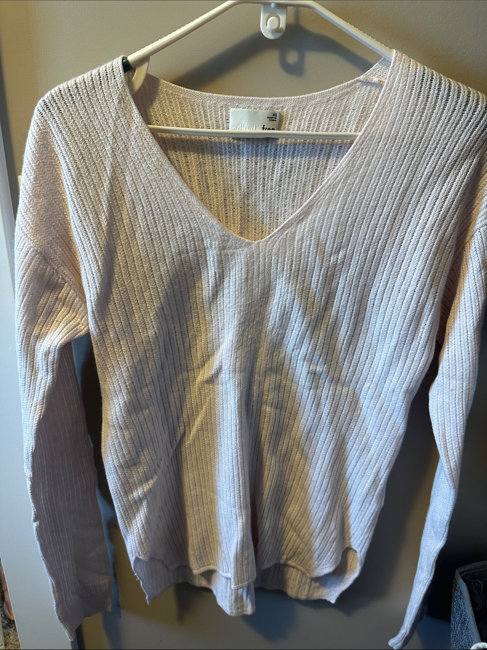 Wilfred Blush Ribbed V-Neck Sweater